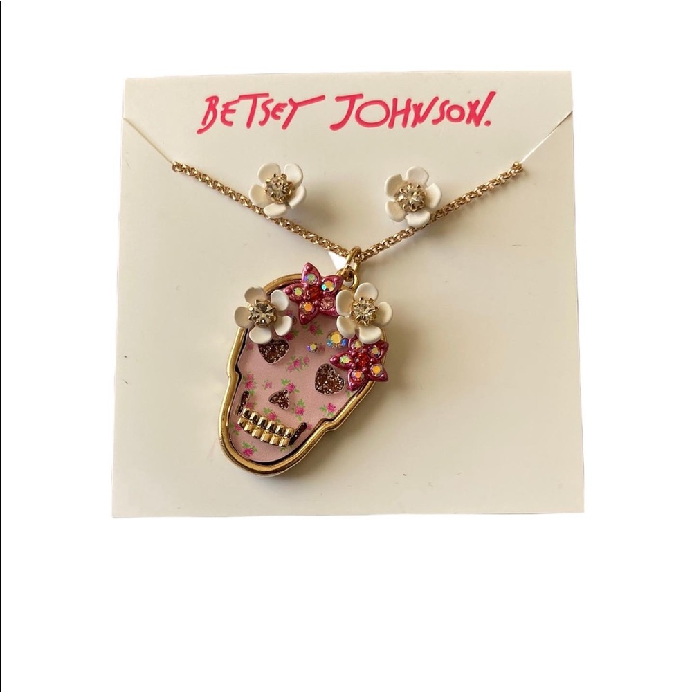 Betsey Johnson Skull Set🌸